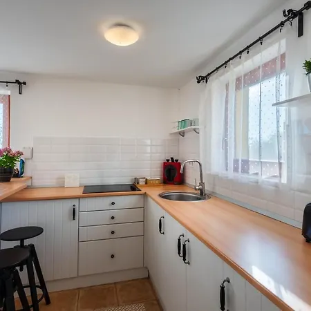 Borarium Vendeghazak - Zen-go Haz Guest house *