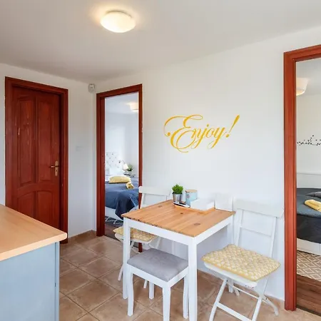 Borarium Vendeghazak - Zen-go Haz Guest house Pazmand