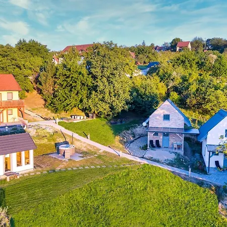 Borarium Vendeghazak - Zen-go Haz Guest house