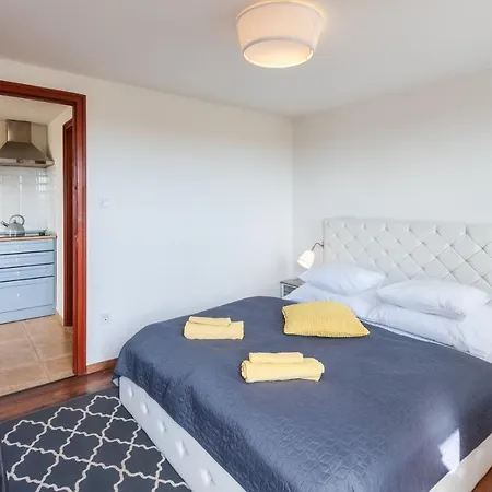 Borarium Vendeghazak - Zen-go Haz Guest house *